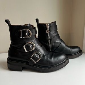 FRYE Alice Triple Buckle Size 8.5